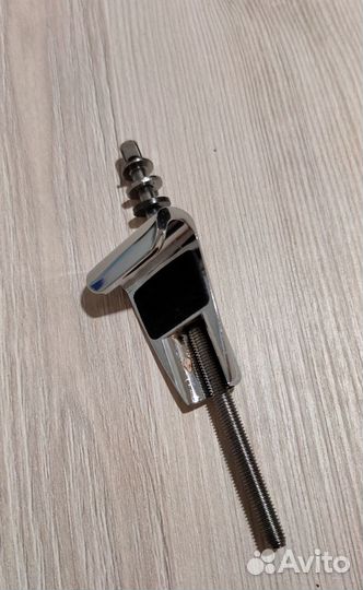 Зажим обода бас-барабана (бочки) с винтом DW