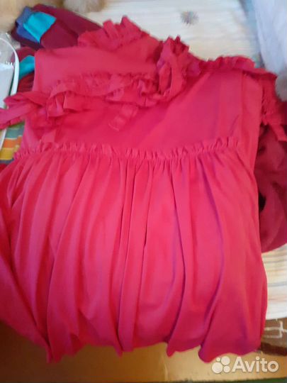 Покрывало на кровать новое и шторы.с ломбрикеном