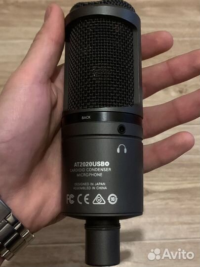 Студийный микрофон audio technica AT 2020