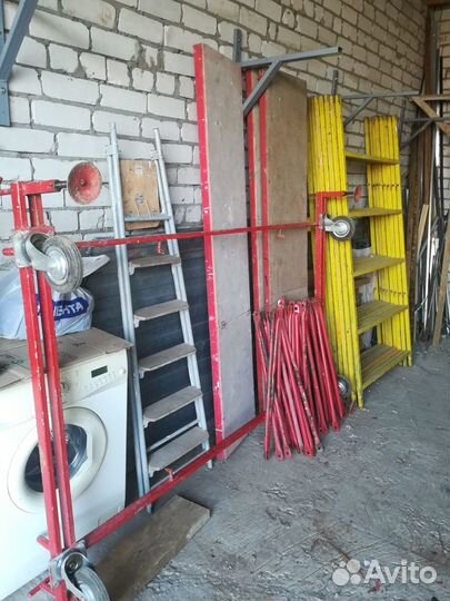 Строительная вышка (строительные леса)