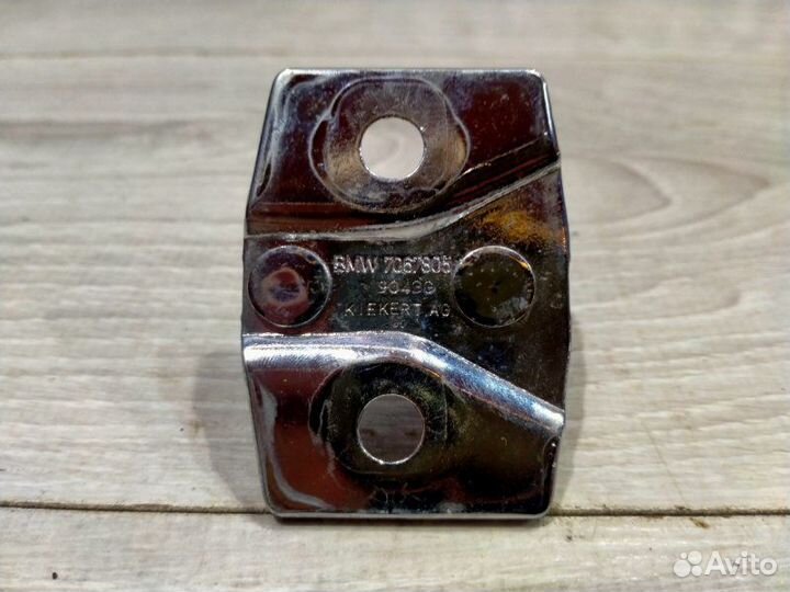 Петля замка двери передняя Bmw X3 E83 M54B25