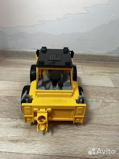 Игрушка трактор