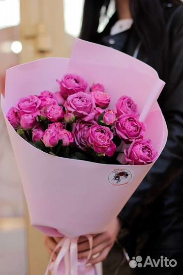 Букет из кустовых пионовидных роз мисти баблс