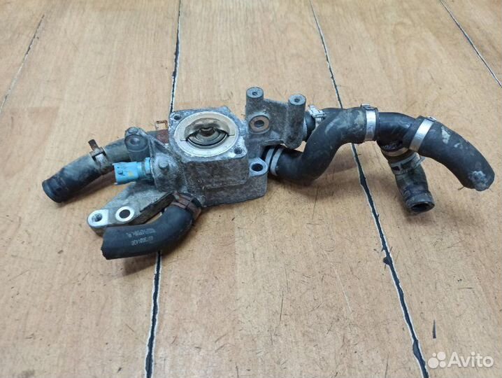 Корпус термостата Opel Astra H Z17DTH 2008