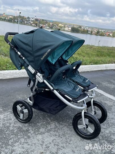 Коляска для двойни bumbleride