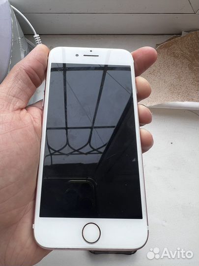 Телефон iPhone 7