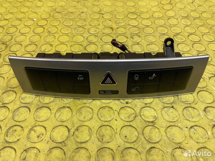Блок кнопок Mercedes-Benz C-Class W203 271.046 1.8