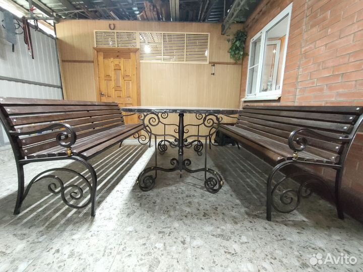 Стол со скамеками