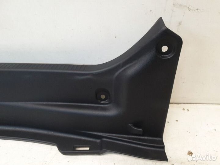 Накладка замка багажника Toyota Camry V70 2018