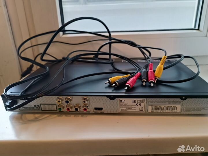 DVD-плеер LG DP547H