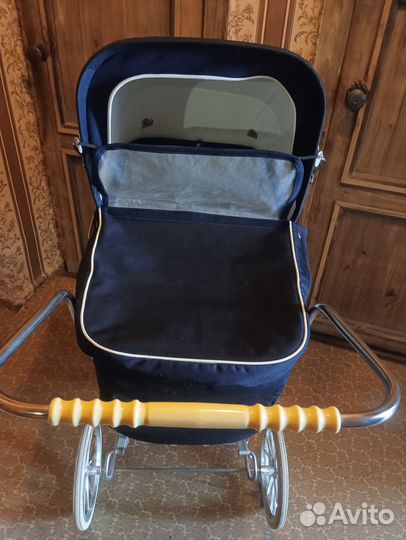 Детская коляска ретро