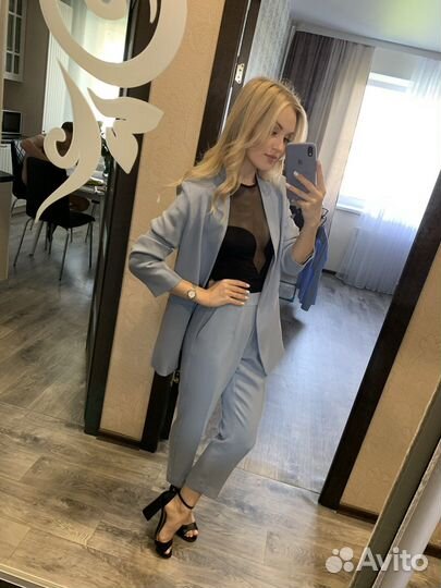 Брючный костюм mango