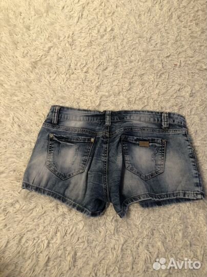 Джинсовые шорты и кофта