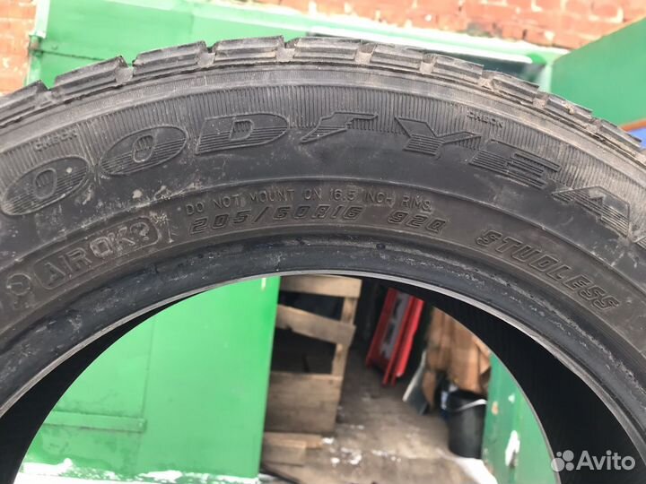 Goodyear Ice Navi Zea II 205/60 R16
