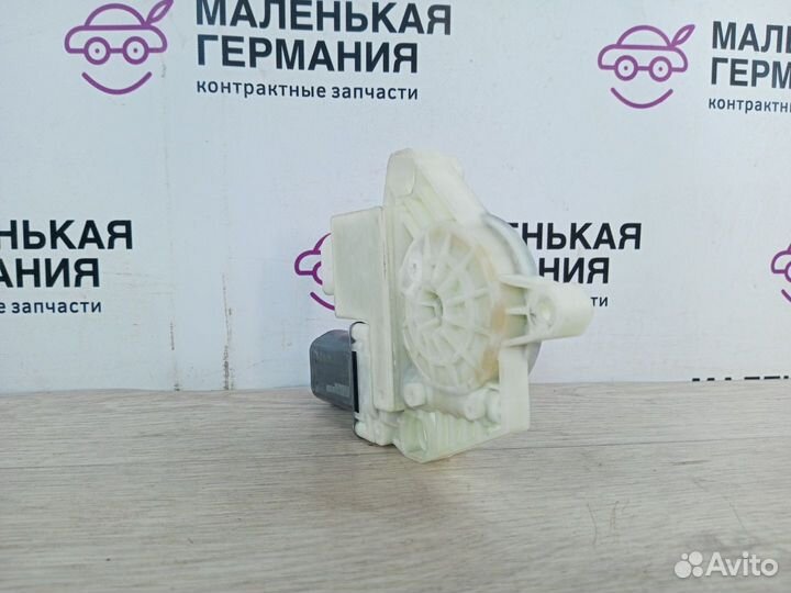 Моторчик стеклоподъемника передний левый BMW M5