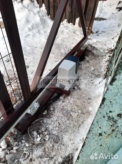 Распашные ворота из профнастила