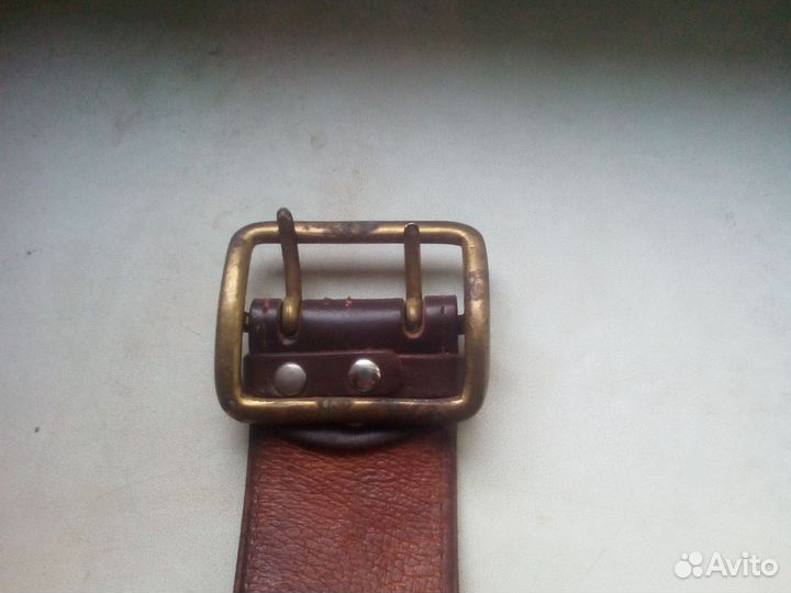 Мужской кожаный ремень коричневый