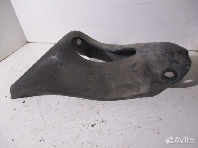 Кронштейн переднего амортизатора Mercedes-Benz A94