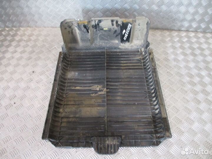 Крышка ящика акб DAF 1693113