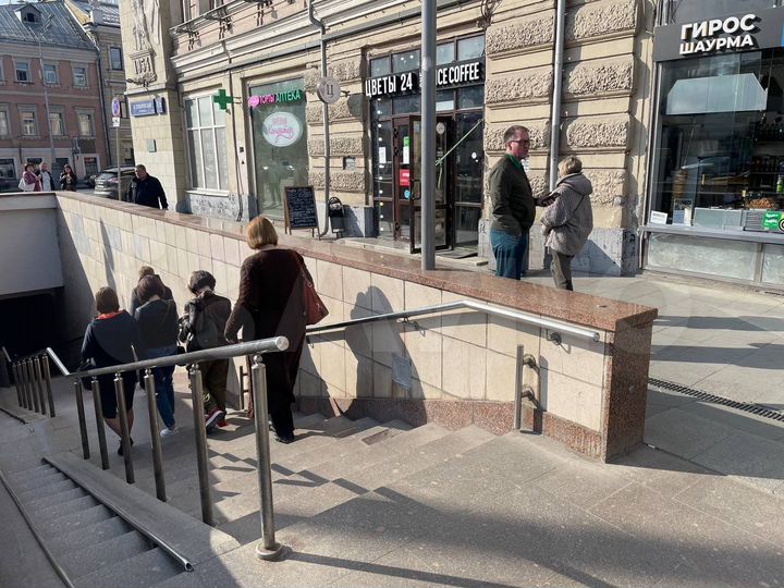 Торговая площадь 25м выход метро