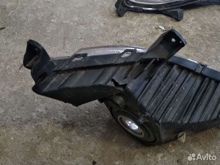 Фара противотуманная левая Hyundai Elantra 5