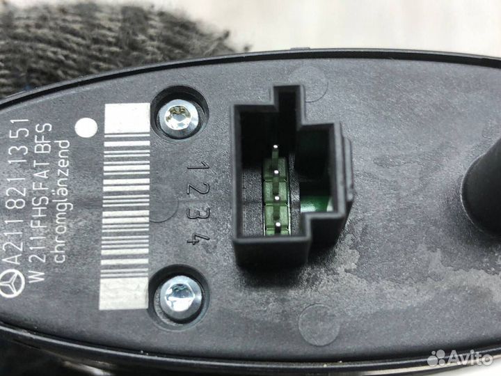 Кнопка стеклоподъемника Переднего Mercedes W211
