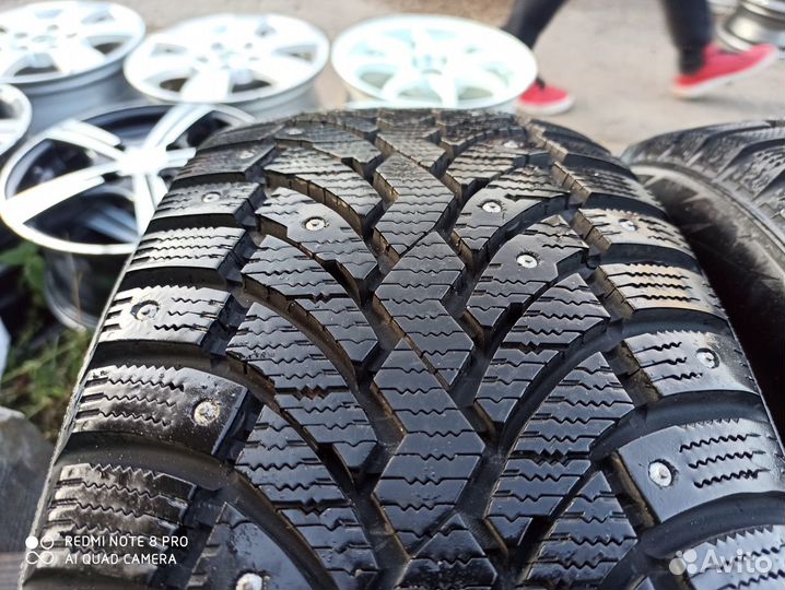 Pirelli Formula Ice 215/55 R16