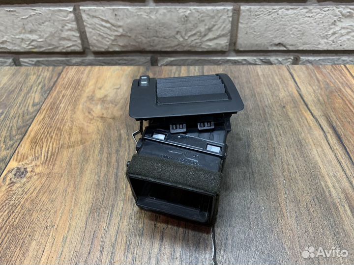 Skoda Octavia A5 Дефлектор воздушный левый