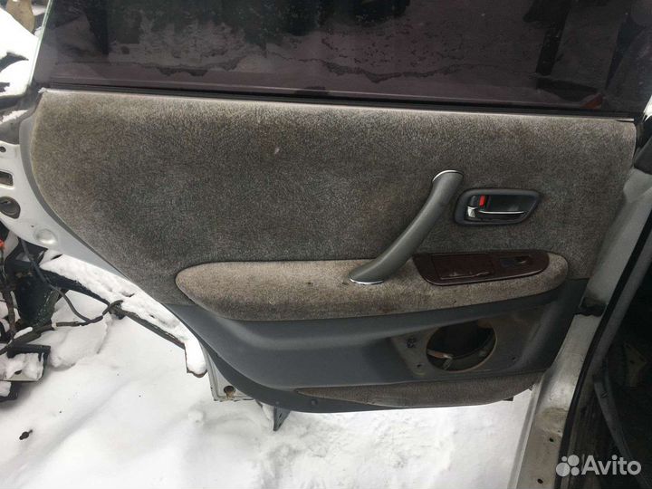 Обшивка дверей toyota crown