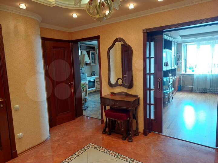 2-к. квартира, 68,3 м², 14/14 эт.