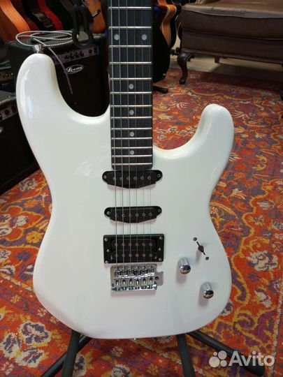 Рок-гитара электро Rocket белая