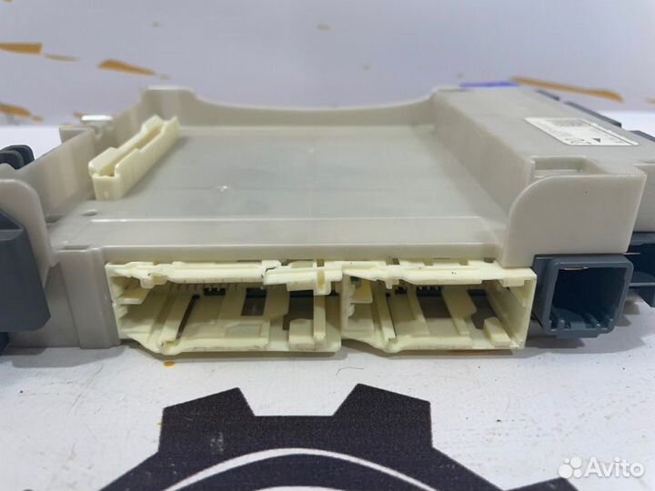 Блок предохранителей Toyota Land Cruiser Prado 150