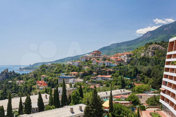 3-к. квартира, 96 м², 3/10 эт.