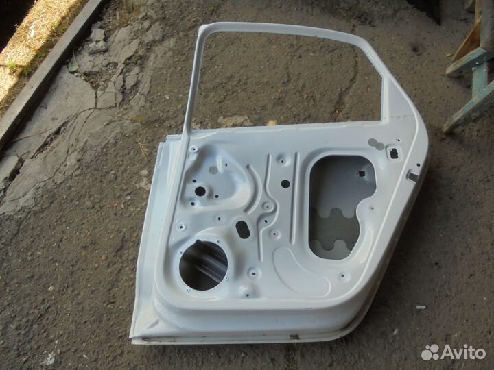 Дверь задняя правая Volkswagen Polo (2010-нв)