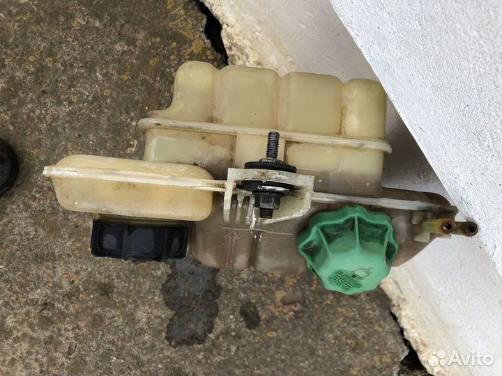 Продаю расширительный бачок, ивеко евро-тех