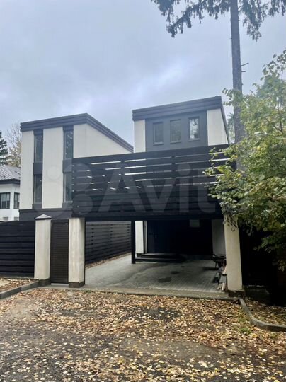 Дом 170 м² на участке 2 сот.