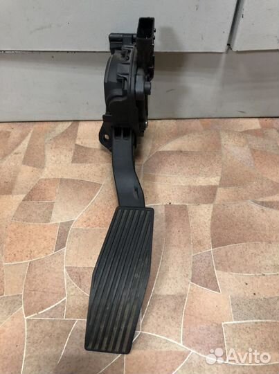 Педаль газа Опель Астра j