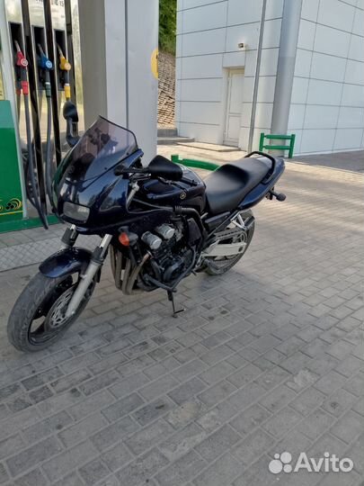Yamaha fzs600