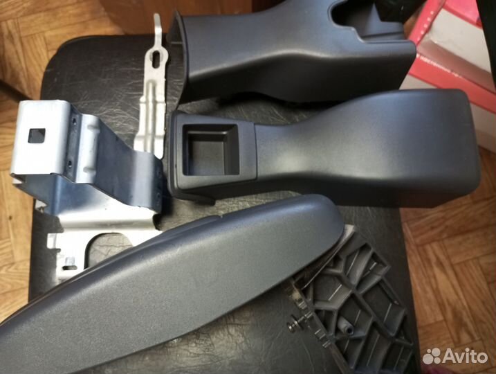 Подлокотник консоли рено логан 2