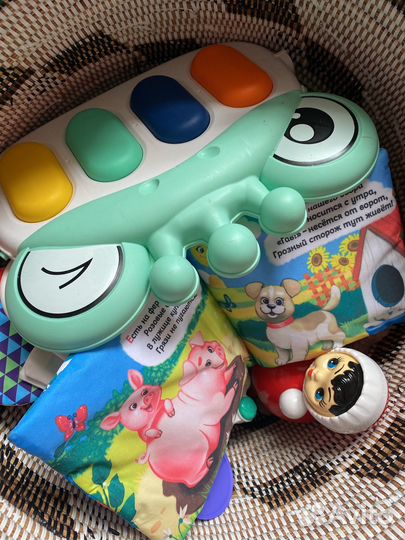 Коробка детских вещей