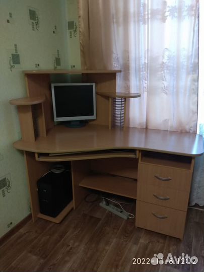 Компьютерный стол