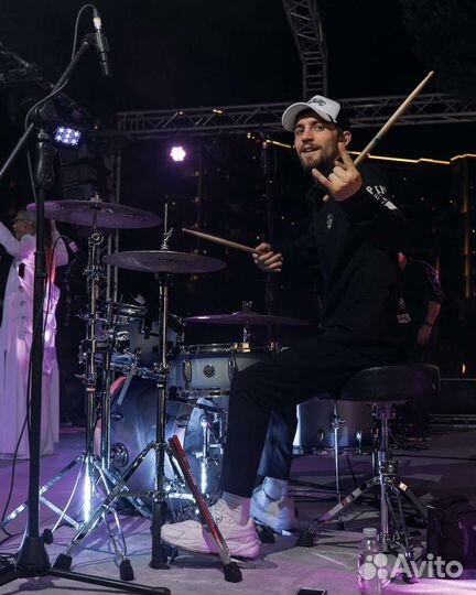 Уроки игры на ударной установке (барабаны)