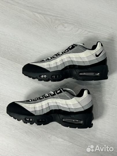 Nike AIR MAX 95 “reflective safari”