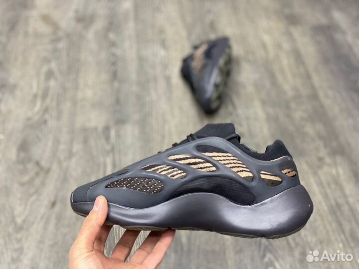 Кроссовки Adidas Yeezy 700 v3 Clay Brown (36-45)