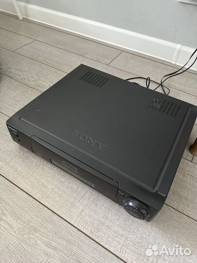 Видеомагнитофон sony