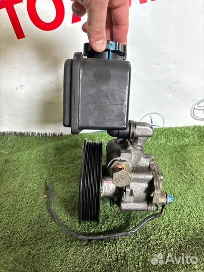 Насос гидроусилителя Mercedes C-Class W203 M112