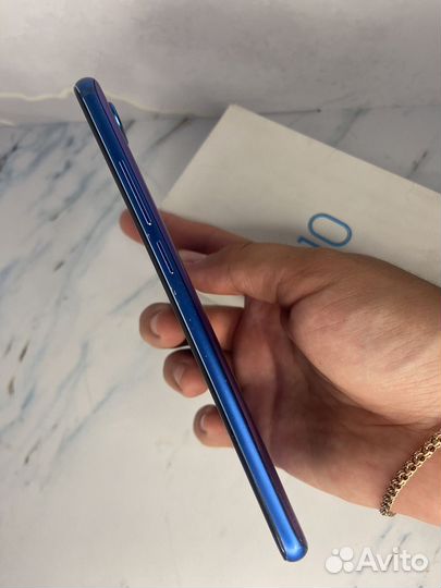 Honor 10 4/64gb
