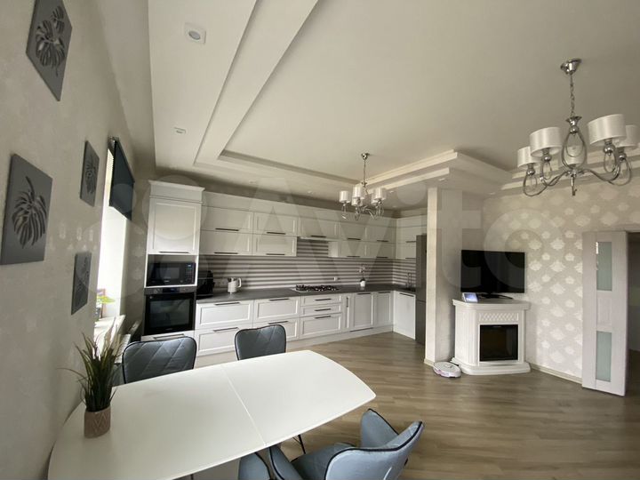 Коттедж 181 м² на участке 9 сот.