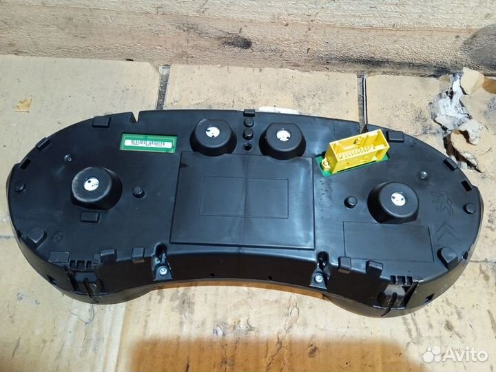 Щиток приборов Peugeot 408