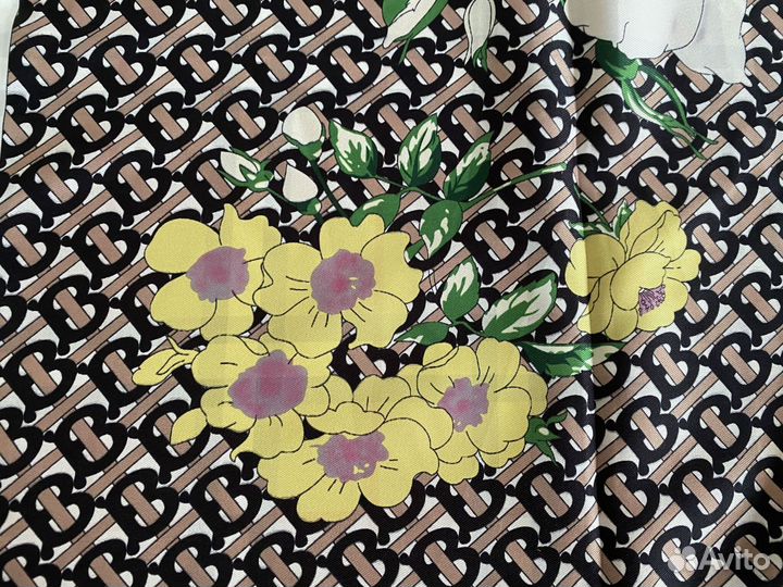 Женский шелковый платок Burberry